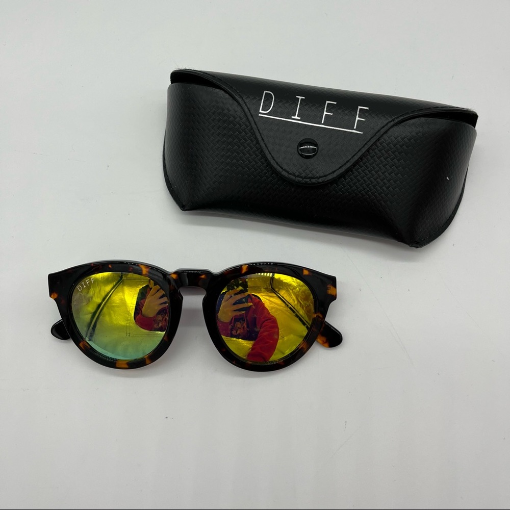 Diff Dime Ii Sunglasses Yellow Round Lens Acetate… - image 1